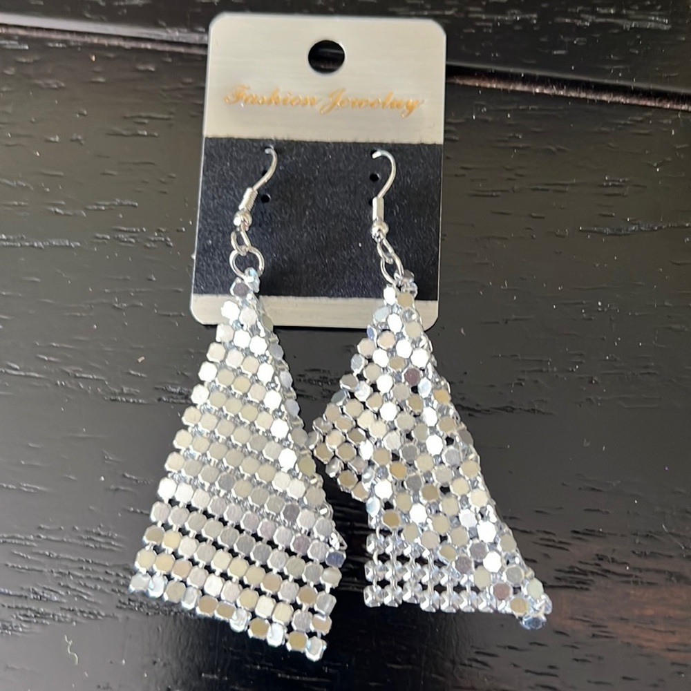 RETRO 80s silver metal mesh earrings-NWT